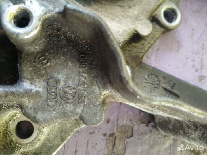 Крышка двигателя BWA VW Eos