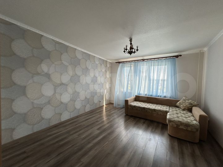 2-к. квартира, 65 м², 4/9 эт.