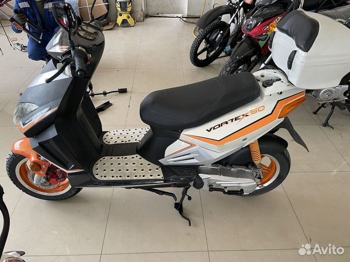 Скутер stels Vortex 50