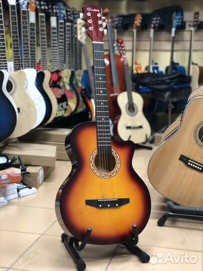 Гитара новая в ярком цвете