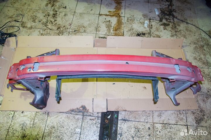 Усилитель бампера volvo s60, xc70, v70