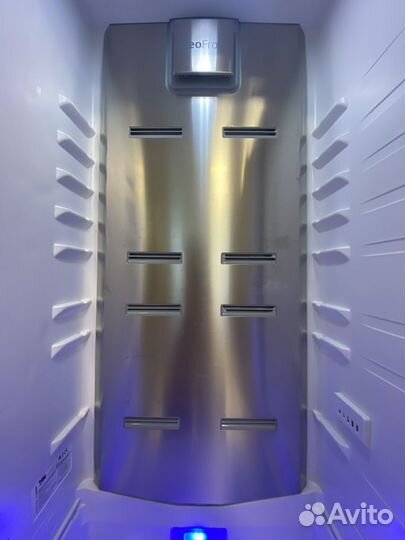 Холодильник встраиваемый Beko bcna306E2S