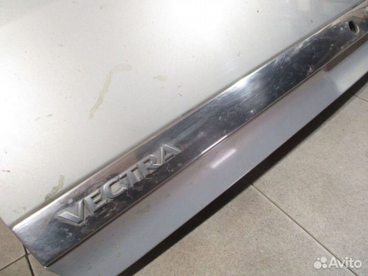 Накладка крышки багажника Opel Vectra C