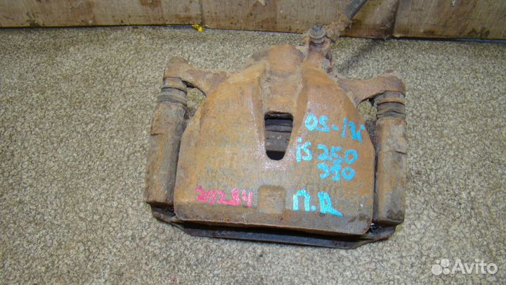 Суппорт П/П Lexus IS (XE20)