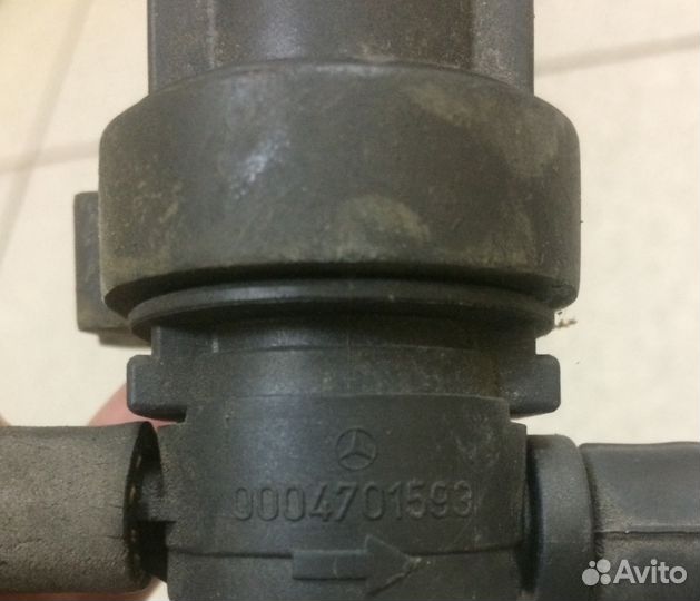 Клапан вентиляции топливного бака A0004701593 MB