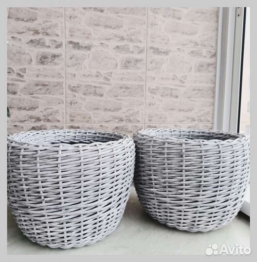 Кашпо-вазон для цветов из ротанга