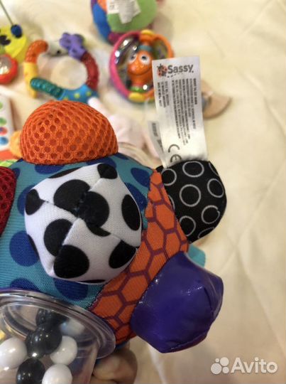 Игрушки погремушки до двух лет