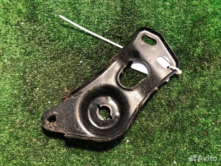 Кронштейн балки передний левый Kia K5 G4KN