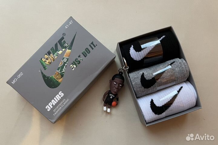 Подарочные носки в коробке