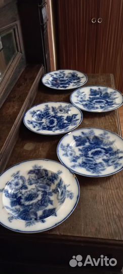 Тарелка Wedgwood Pearl Hollyhock, Англия, 19 век