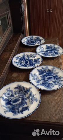 Тарелка Wedgwood Pearl Hollyhock, Англия, 19 век