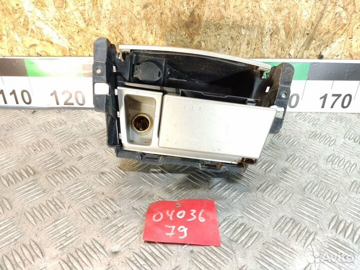 Пепельница передняя Toyota Camry v40