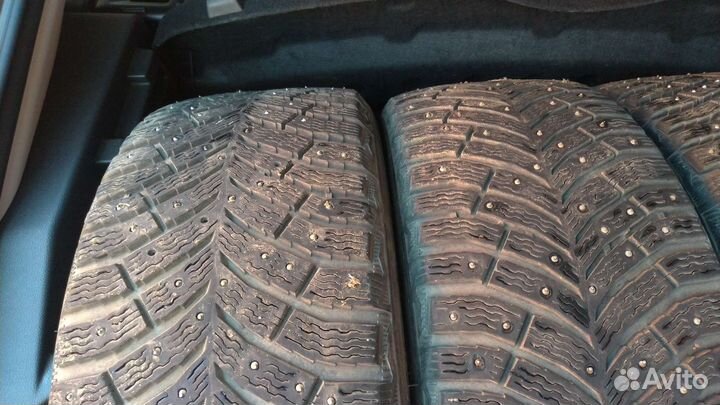 Michelin X-Ice North 4 235/45 R18 98T