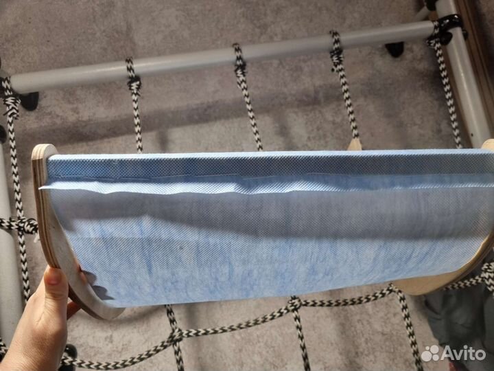 Лежанка для кошек на батарею