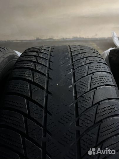 Bridgestone Blizzak LM-001 285/45 R21