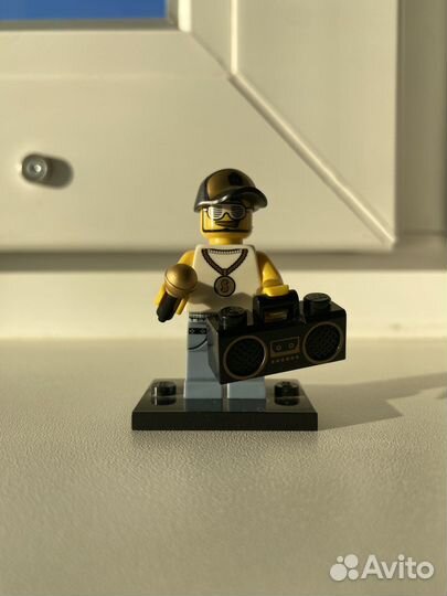 8803 Lego минифигурка Series 3 - Rapper