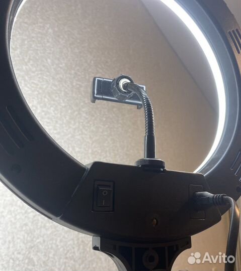 Кольцевая лампа со штативом