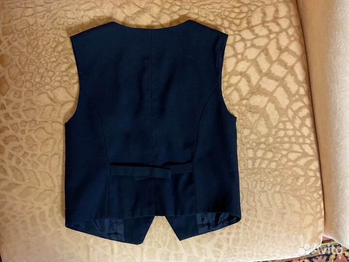 Жилетка для мальчика 7-8 лет