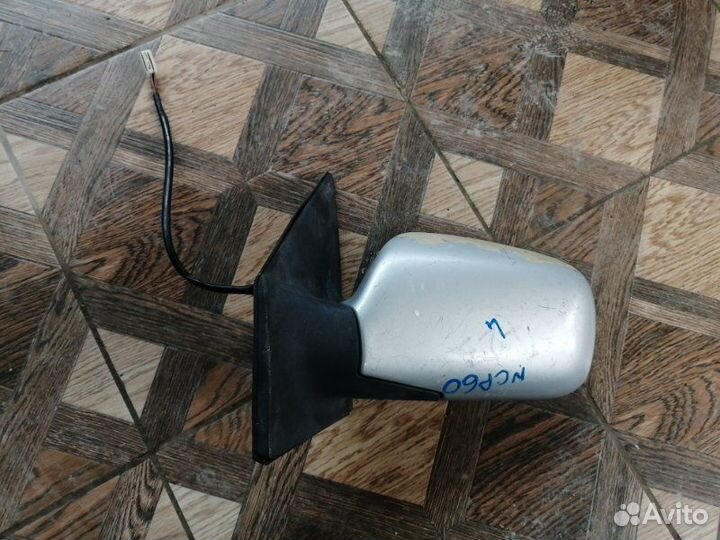 Зеркало левое Toyota Ist NCP60