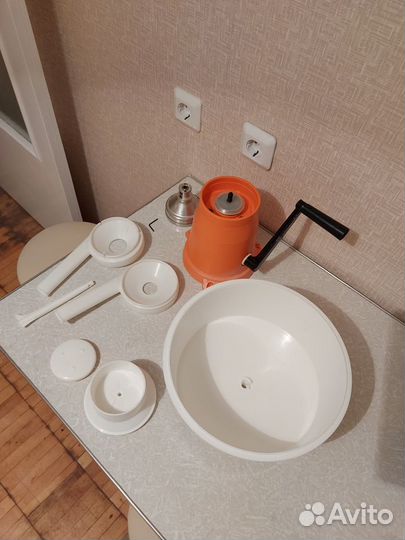 Сепаратор ручной бытовой для молока 