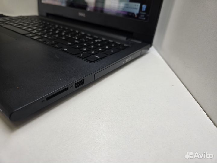 Ноутбук dell Inspiron 15