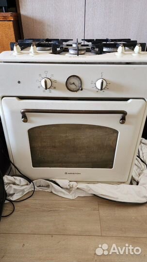 Газовая варочная панель и духовой шкаф Ariston