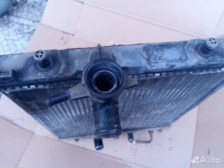 Радиатор охлаждения Сузуки ignis