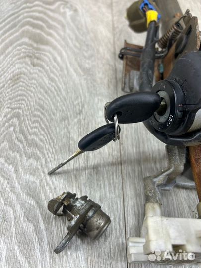 Замок зажигания с ключом Hyundai Accent G4EC 2008