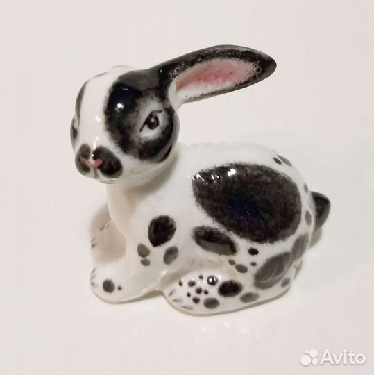 Фарфоровая статуэтка 