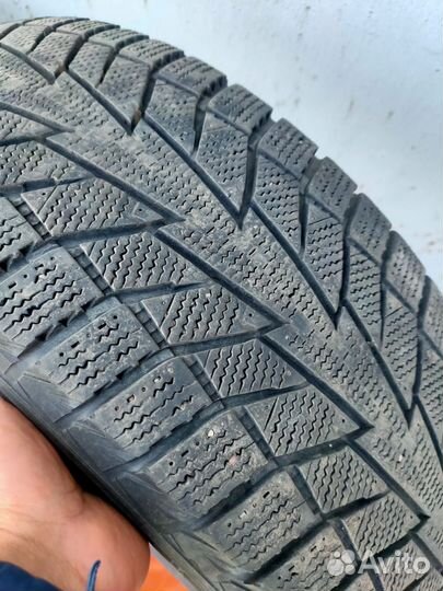 Hankook Winter I'Cept IZ2 215/60 R17