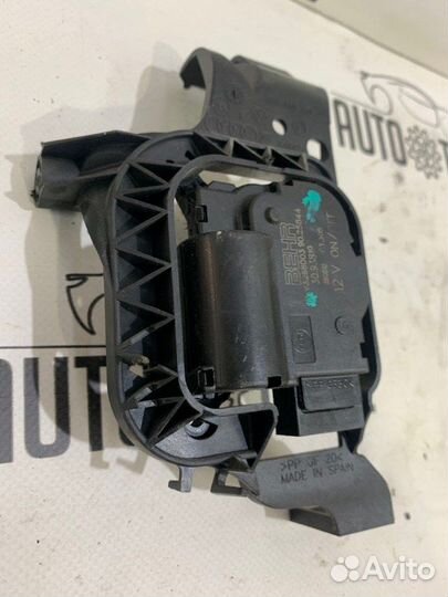 Моторчик заслонки отопителя Volkswagen Polo sedan