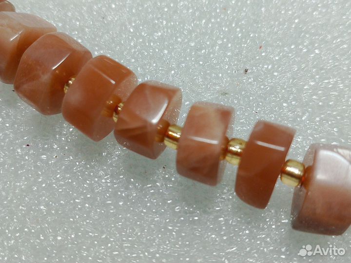 Бусы из солнечного камня
