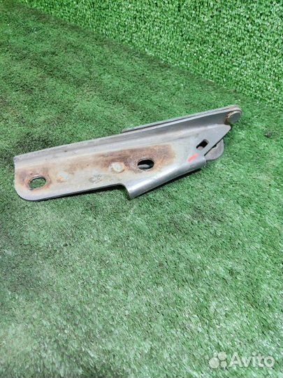 Петля капота правая LADA Kalina