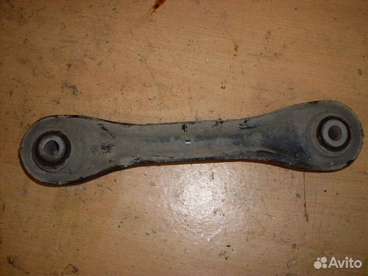 Рычаг поперечный нижний