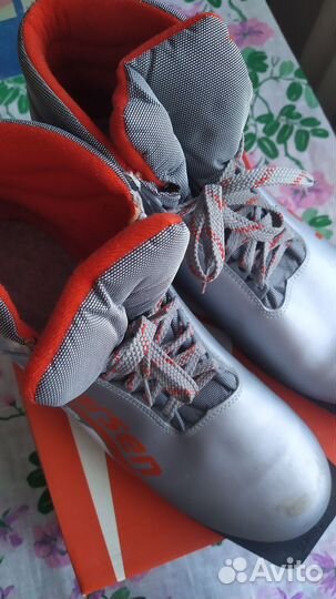 Лыжные ботинки