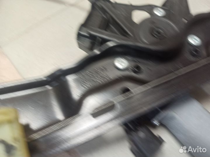 Стеклоподъемник электрический передний левый