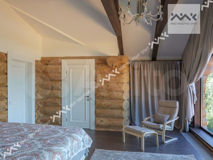 Коттедж 393,8 м² на участке 11,5 сот.