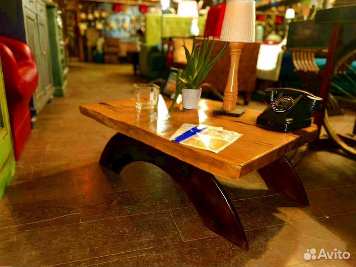 Низкий столик из массива