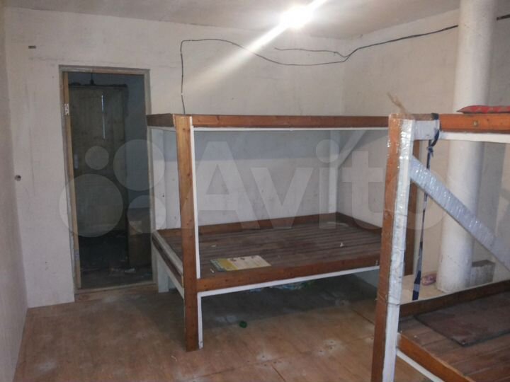 Комната 20 м² в 4-к., 1/3 эт.