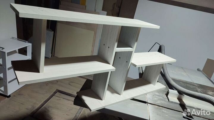 Полка настенная офисная ученическая