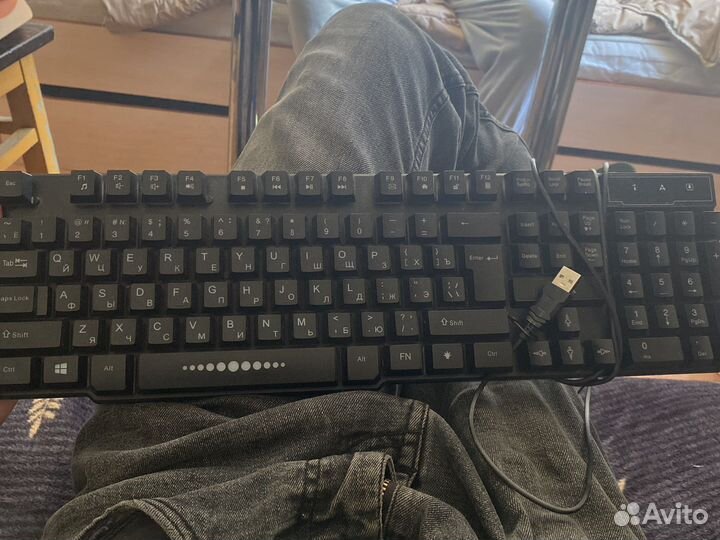 Джостик и клавиатура