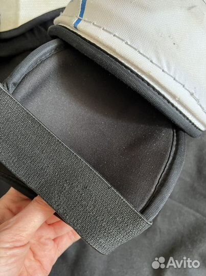 Нагрудник хоккейный Reebok JR L