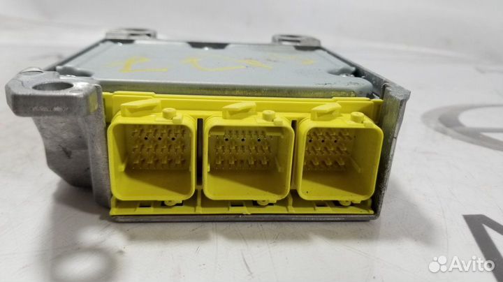 Блок управления airbag Toyota Camry axvh70 A25A