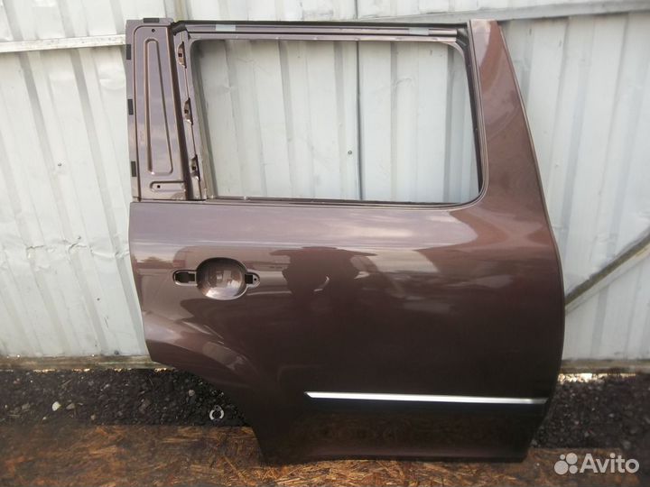 Skoda Yeti Шкода Йети дверь правая задняя