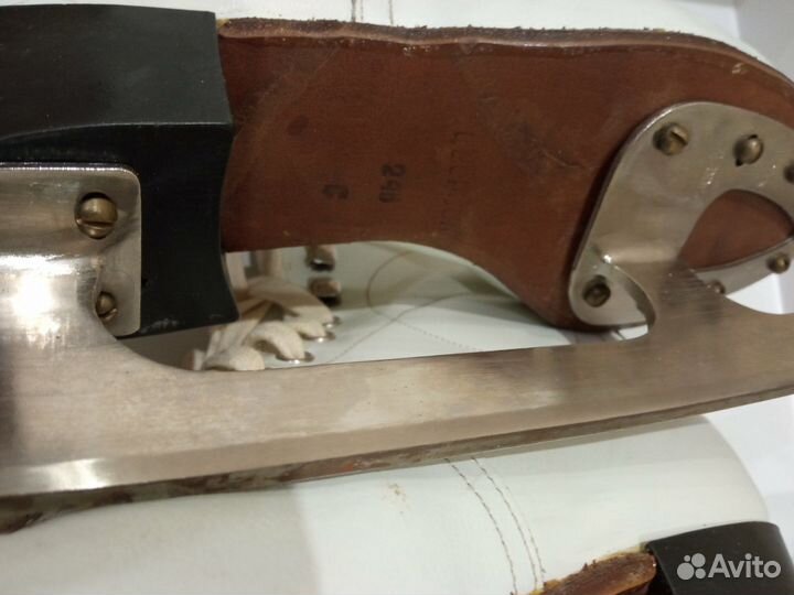 Коньки фигурные СССР нат. кожа размер 37,5