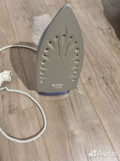 Утюг Vitek