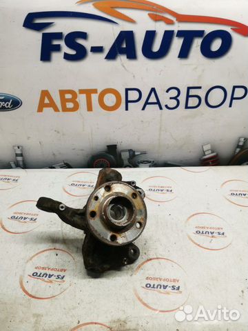 Кулак поворотный передний правый Volvo V60 2.0