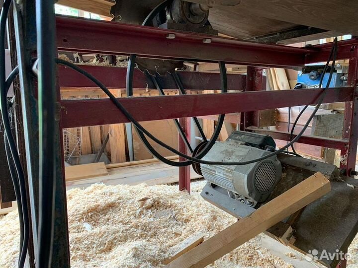 Деревообрабатывающий станок