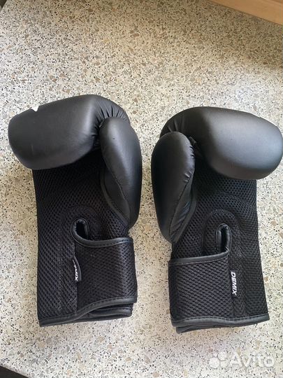 Боксерские перчатки