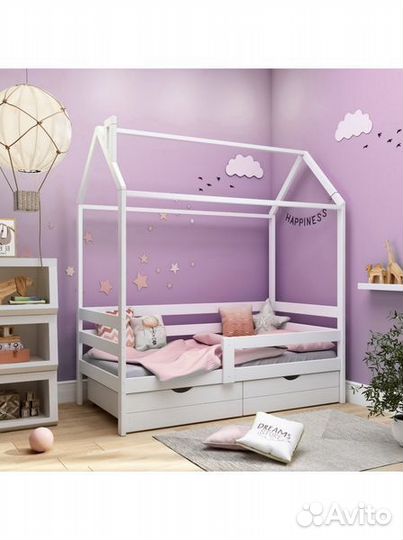 Кроватка из натурального дерева высокий борт домик